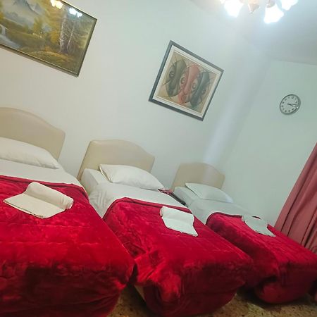 Hostel Host Roma Zewnętrze zdjęcie