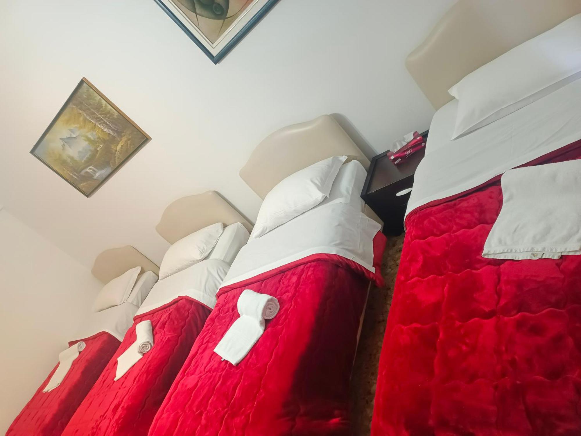 Hostel Host Roma Zewnętrze zdjęcie